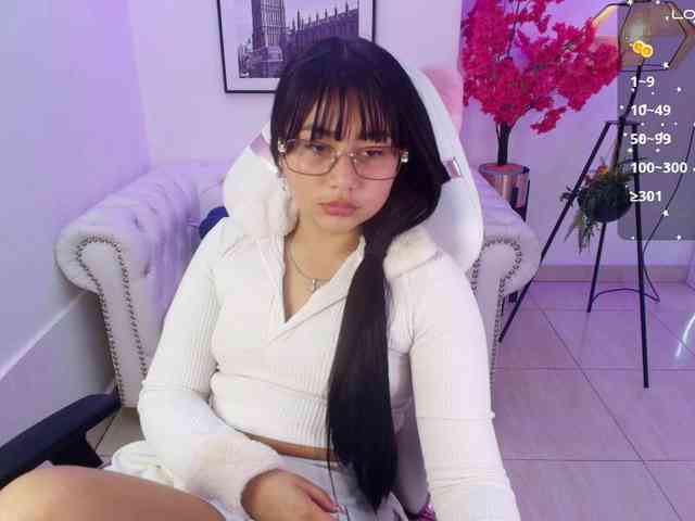 Carolina-cherry Live Webcam on BongaCams