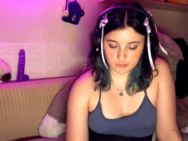 JenaVenanzi live cam on BongaCams