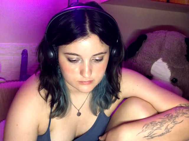 JenaVenanzi live cam on BongaCams