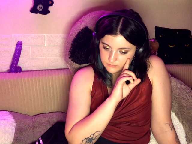 JenaVenanzi live cam on BongaCams