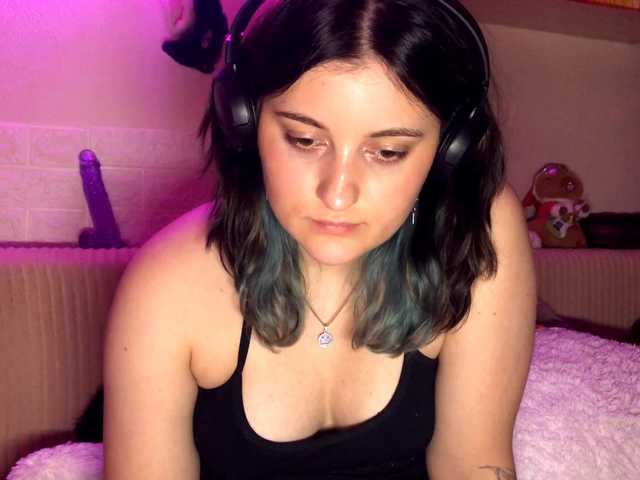 JenaVenanzi live cam on BongaCams