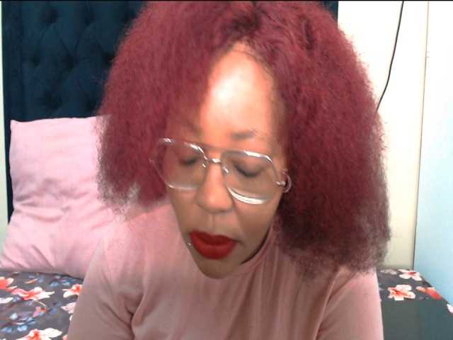EbonySkyeXX live cam on BongaCams