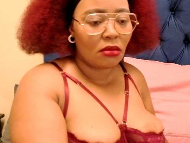 EbonySkyeXX live webcam show