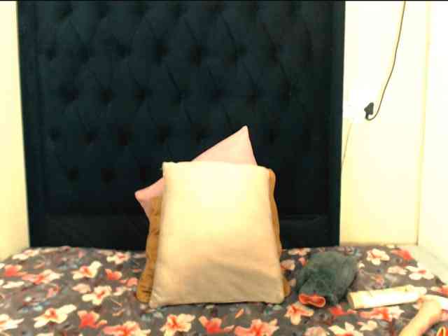 EbonySkyeXX webcam