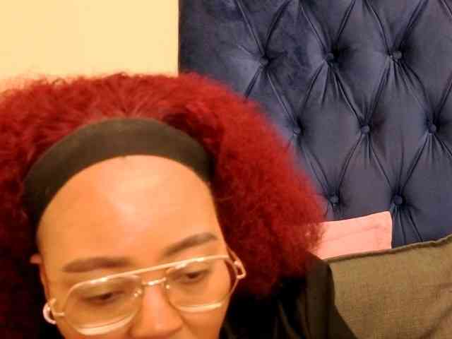 EbonySkyeXX EbonySkyeXX
