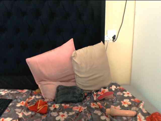 EbonySkyeXX webcam