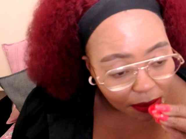 Model: EbonySkyeXX