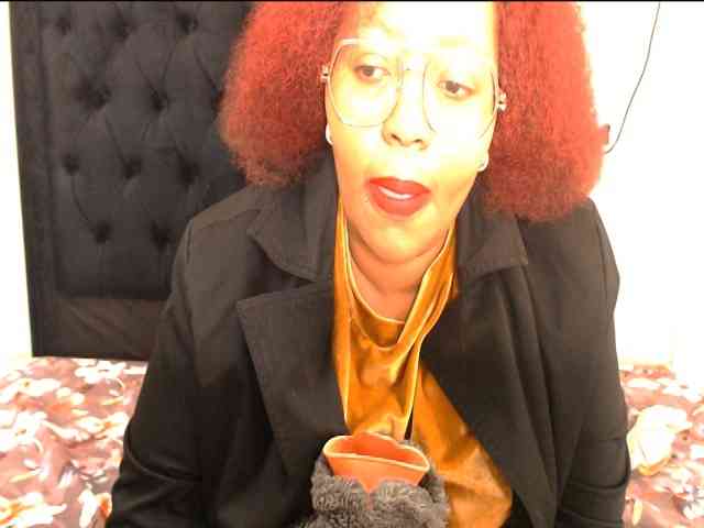 EbonySkyeXX EbonySkyeXX