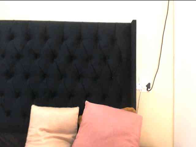 EbonySkyeXX webcam