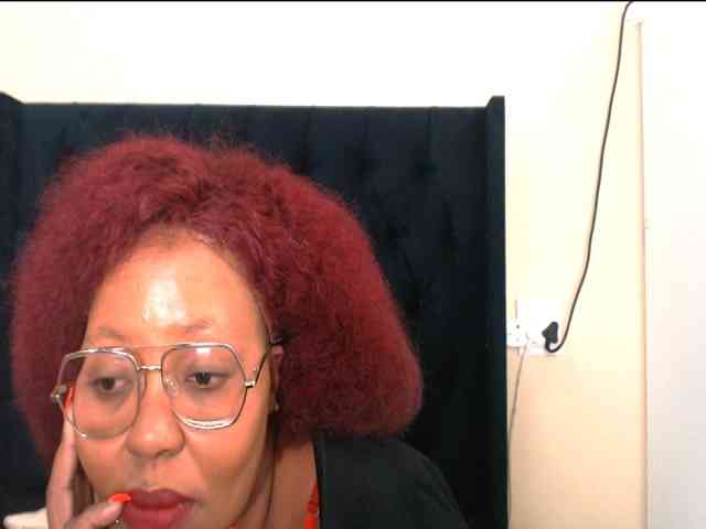 EbonySkyeXX webcam