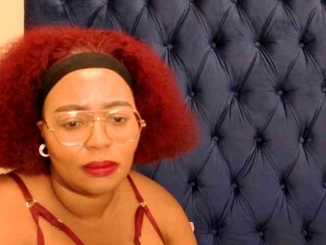 Model: EbonySkyeXX