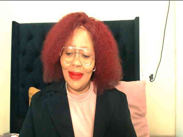 EbonySkyeXX webcam