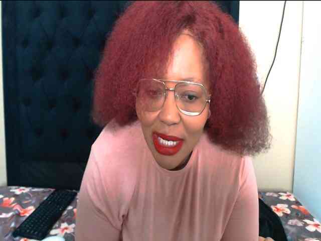 EbonySkyeXX webcam
