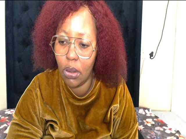 EbonySkyeXX webcam