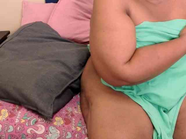 EbonySkyeXX EbonySkyeXX