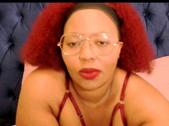 EbonySkyeXX EbonySkyeXX