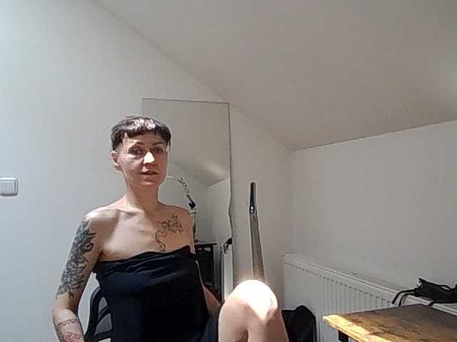 Shadow-Goddess live webcam show