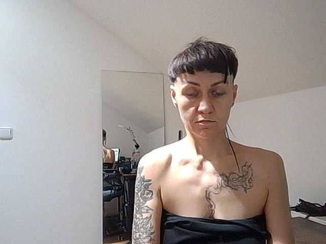 Shadow-Goddess live webcam show