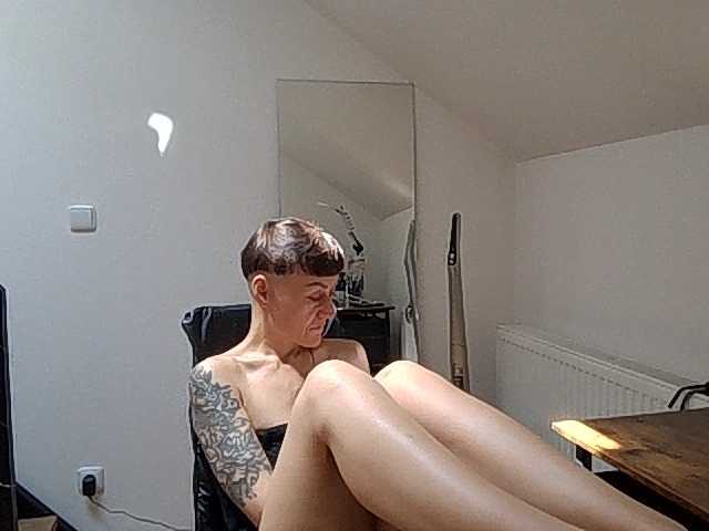 Shadow-Goddess live webcam show