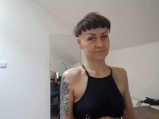 Shadow-Goddess live webcam show