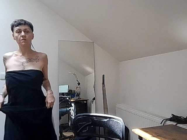 Shadow-Goddess live cam on BongaCams