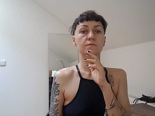 Shadow-Goddess live webcam show