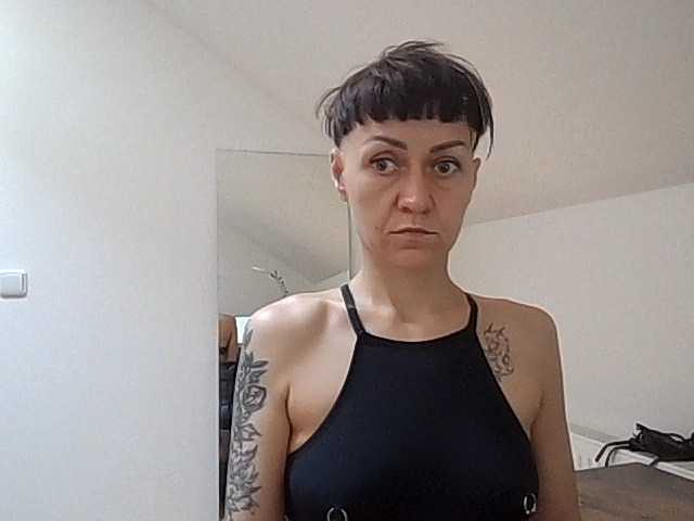 Shadow-Goddess live webcam show