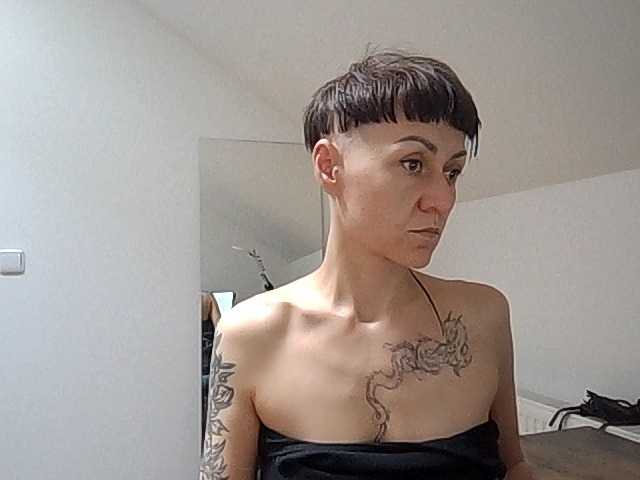 Shadow-Goddess live webcam show