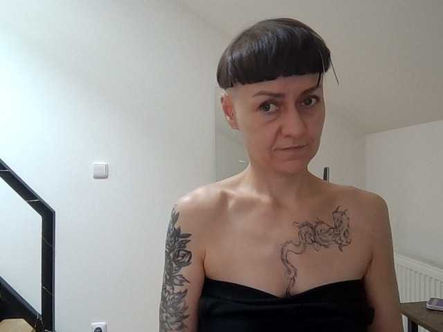 Shadow-Goddess live webcam show