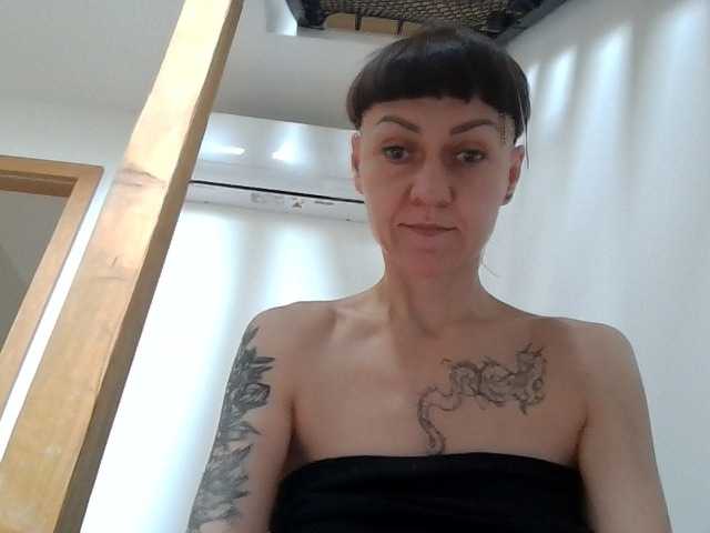Shadow-Goddess live webcam show