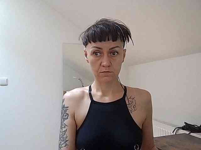 Shadow-Goddess webcam