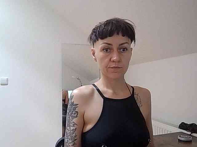 Shadow-Goddess webcam