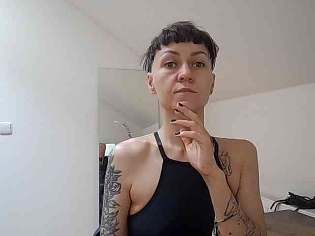 Shadow-Goddess webcam