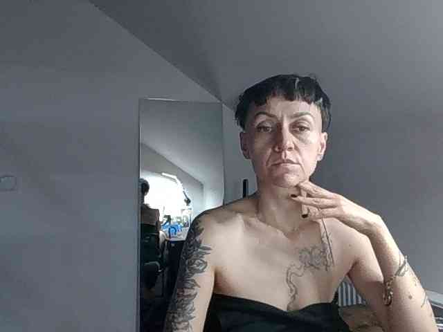 Shadow-Goddess webcam
