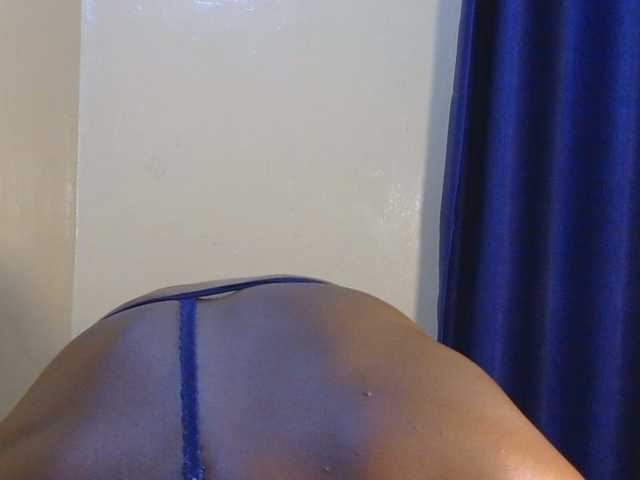 PrettyAchy live cam on BongaCams