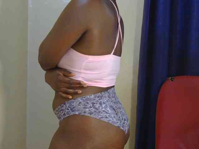 PrettyAchy webcam