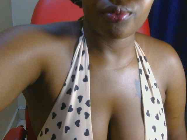 PrettyAchy webcam