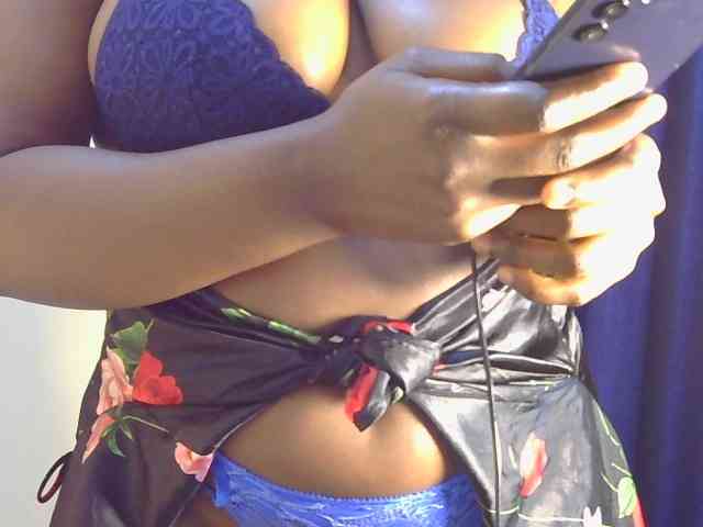 PrettyAchy webcam