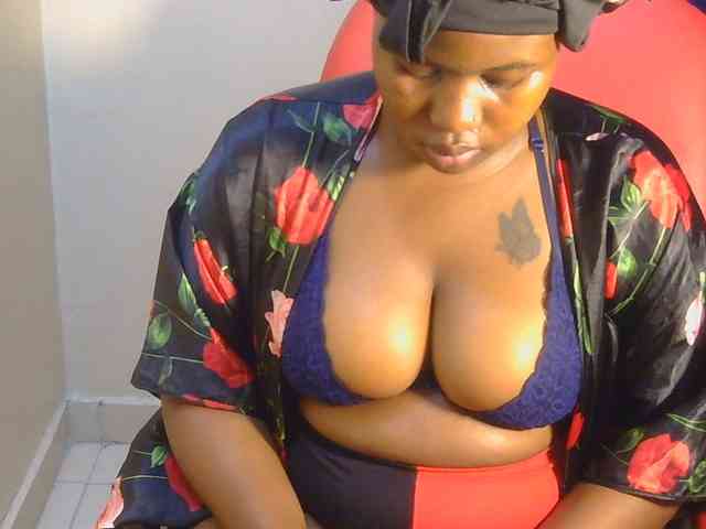 PrettyAchy webcam