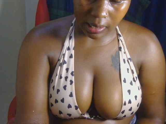 PrettyAchy webcam