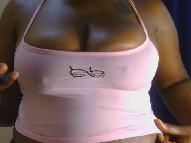 PrettyAchy webcam