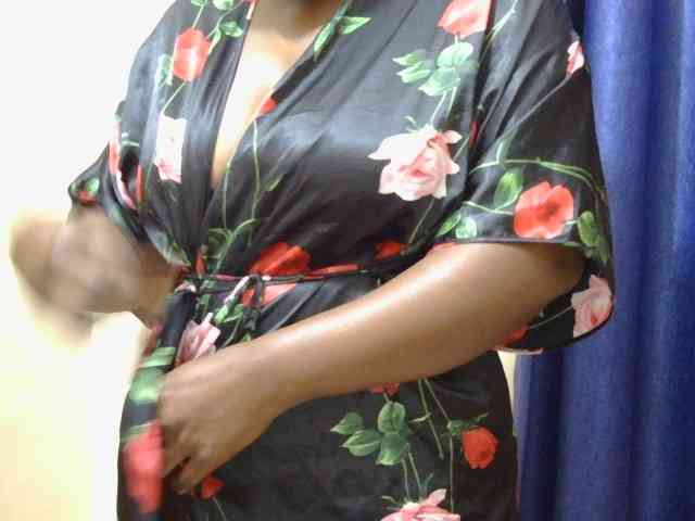 PrettyAchy Live Webcam on BongaCams