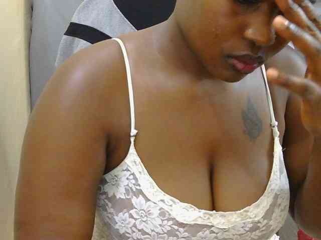 PrettyAchy webcam