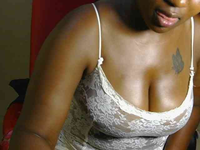 PrettyAchy webcam