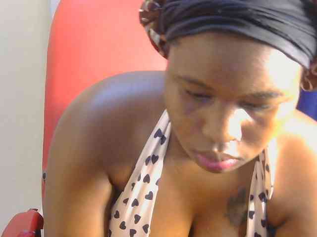 PrettyAchy webcam