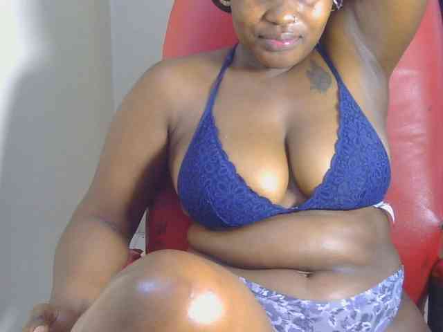 PrettyAchy webcam