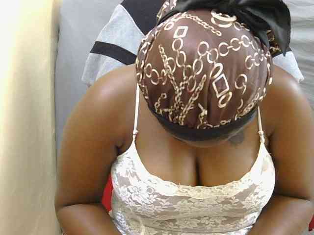 PrettyAchy webcam