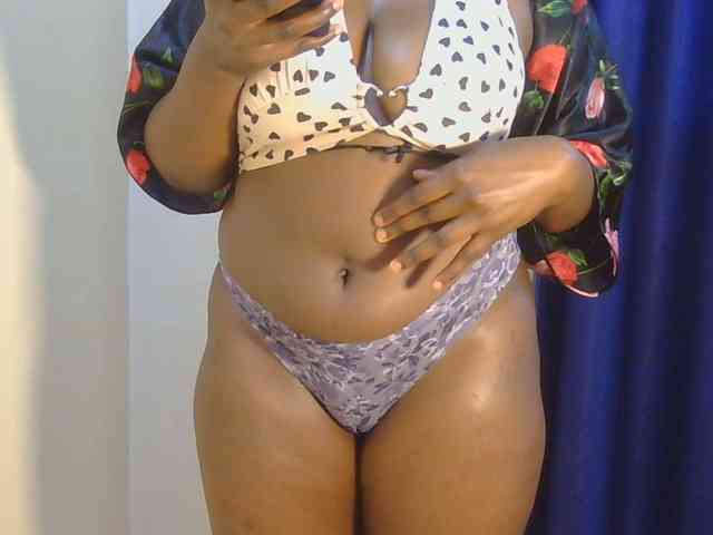 PrettyAchy webcam