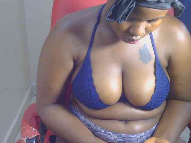 PrettyAchy webcam