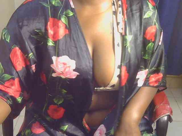 PrettyAchy webcam